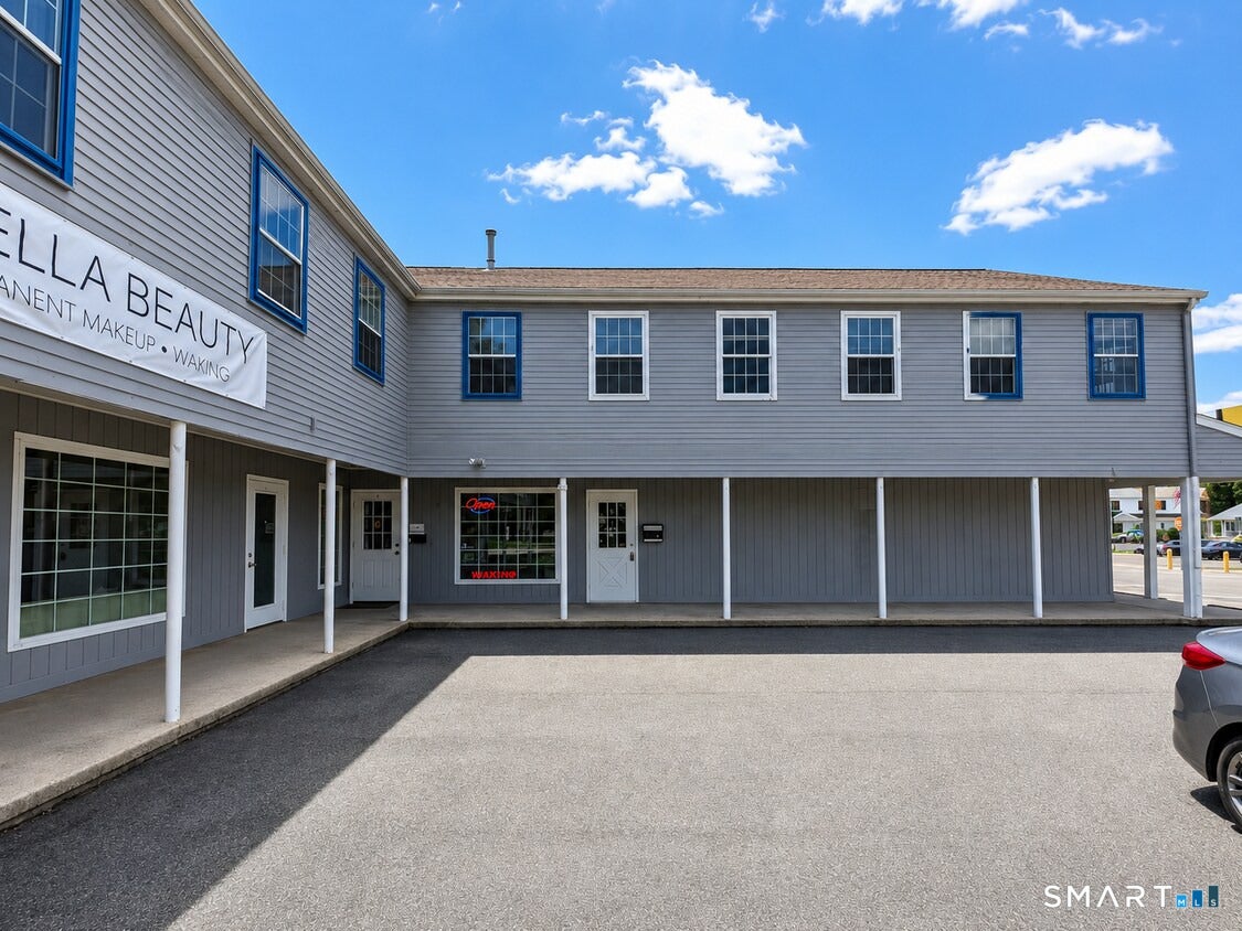 880 Boston Post Road
