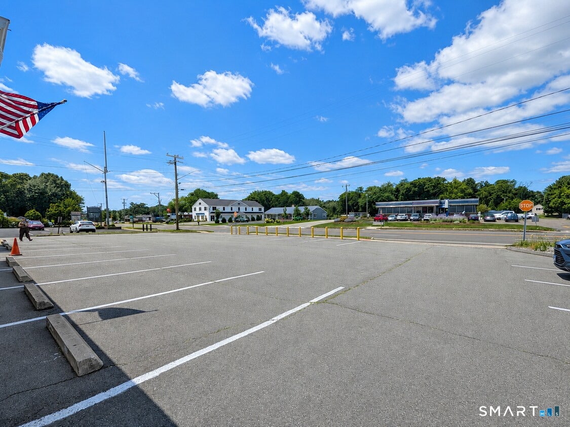 880 Boston Post Road