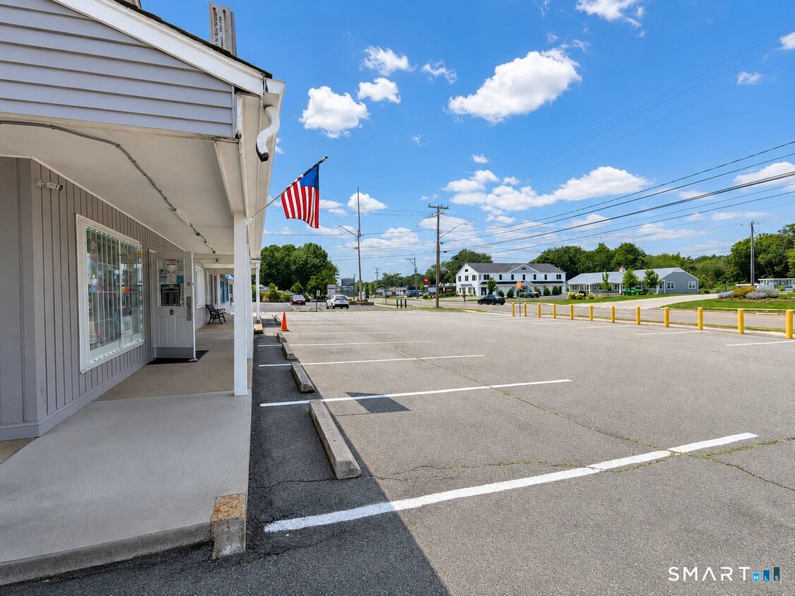 880 Boston Post Road