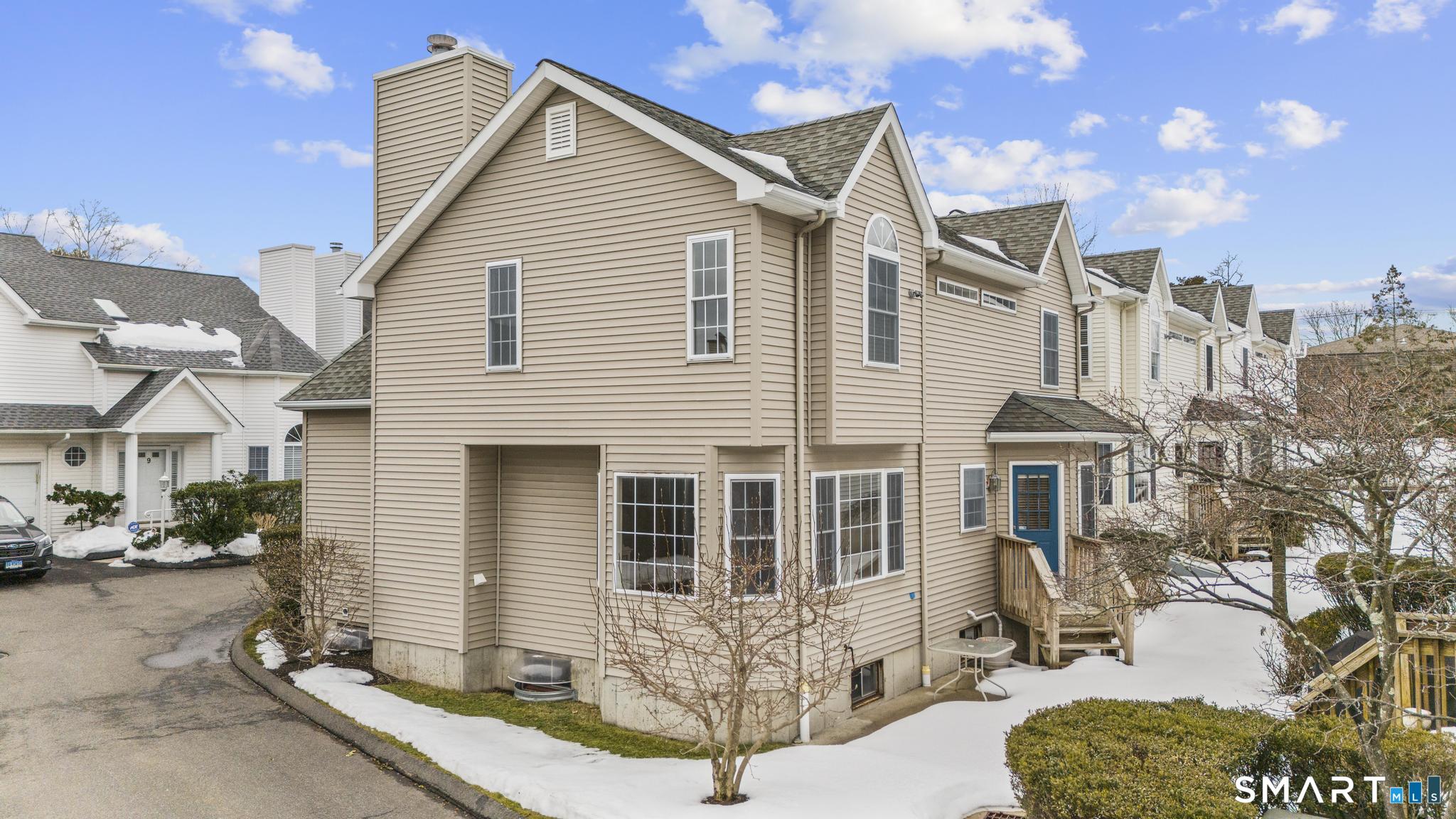 168 Colonial Road apt 6