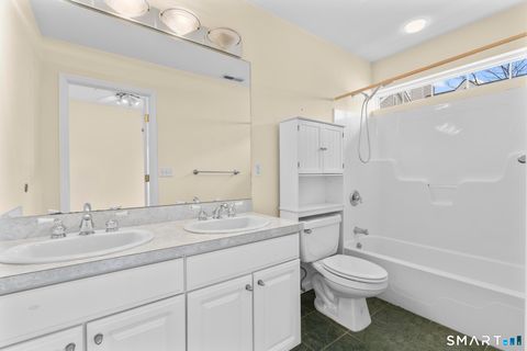 Tiny photo for 168 Colonial Road #apt 6, Stamford, CT 06906 (MLS # 24109603)