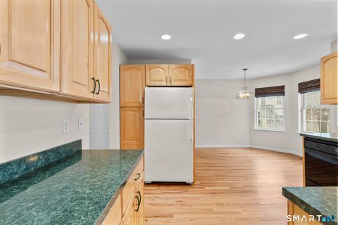 Tiny photo for 168 Colonial Road #apt 6, Stamford, CT 06906 (MLS # 24109603)