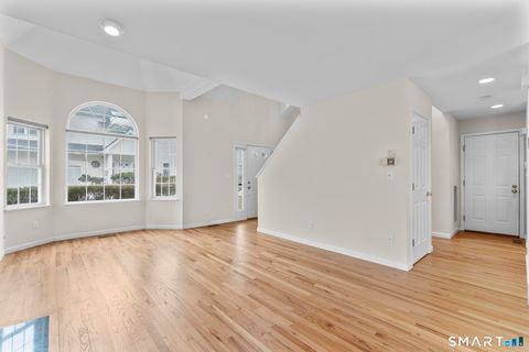 Tiny photo for 168 Colonial Road #apt 6, Stamford, CT 06906 (MLS # 24109603)
