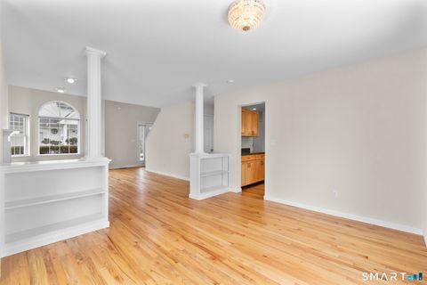 Tiny photo for 168 Colonial Road #apt 6, Stamford, CT 06906 (MLS # 24109603)
