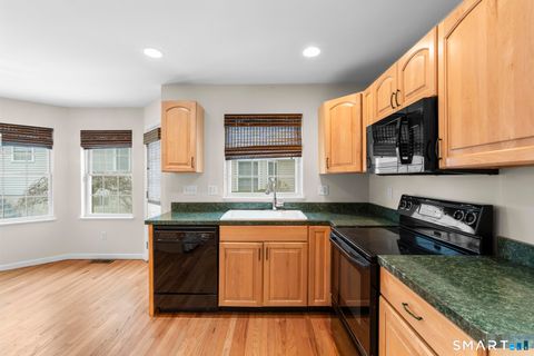 Tiny photo for 168 Colonial Road #apt 6, Stamford, CT 06906 (MLS # 24109603)