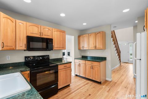 Tiny photo for 168 Colonial Road #apt 6, Stamford, CT 06906 (MLS # 24109603)