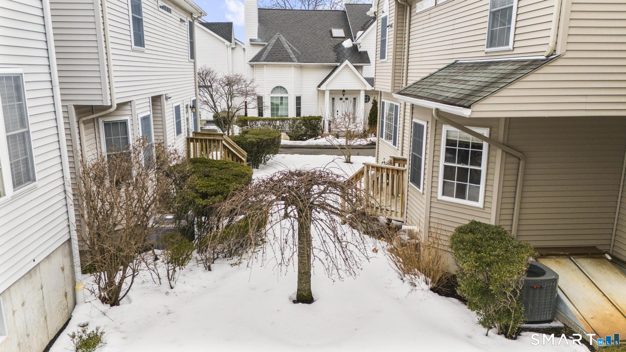 168 Colonial Road apt 6