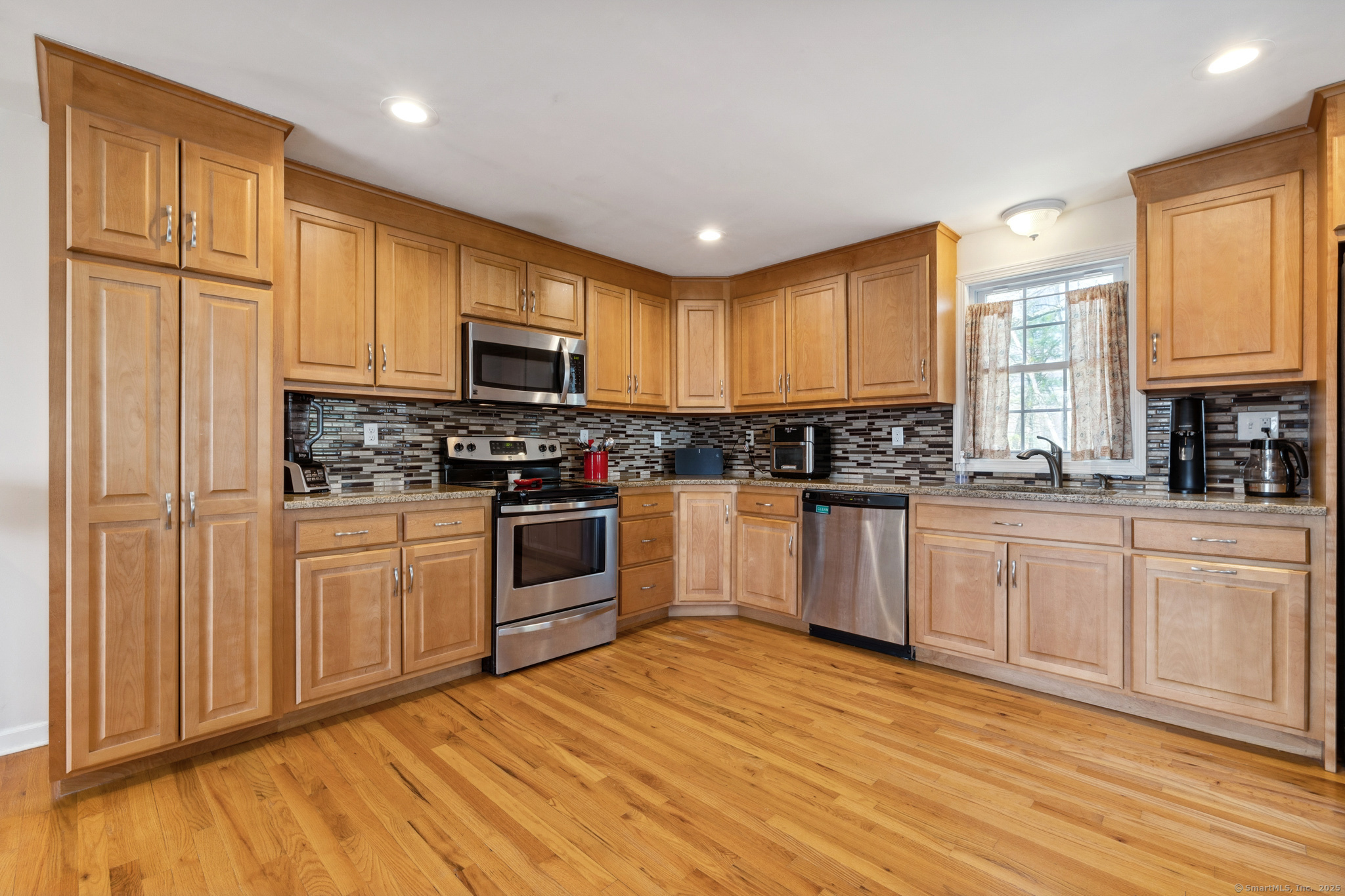 9 Hillcrest Drive, Tolland, Connecticut image 7