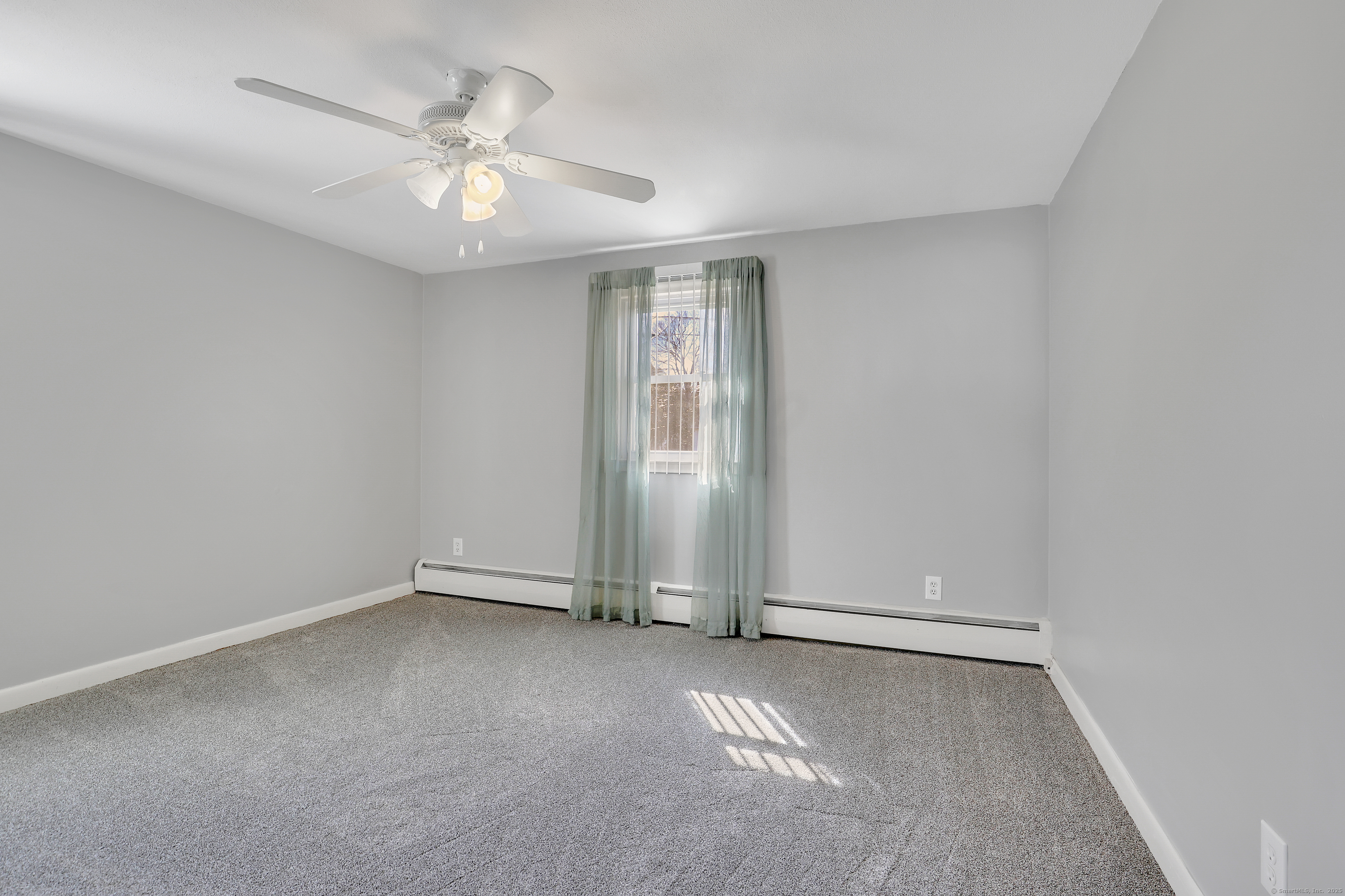 East Hartford, Connecticut 06118, United States, 3 Bedrooms Bedrooms, ,3 BathroomsBathrooms,Residential,Active,98377