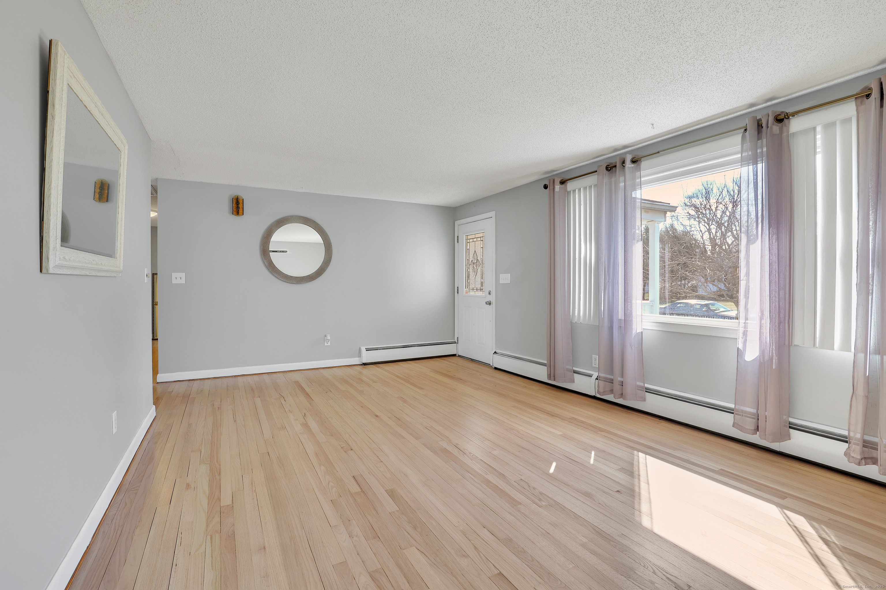 East Hartford, Connecticut 06118, United States, 3 Bedrooms Bedrooms, ,3 BathroomsBathrooms,Residential,Active,98377