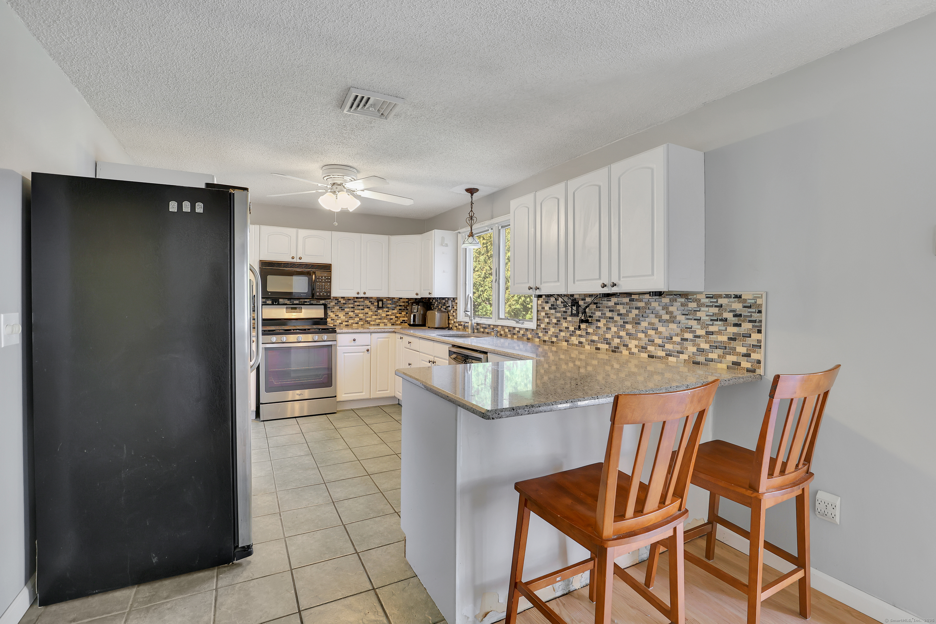 East Hartford, Connecticut 06118, United States, 3 Bedrooms Bedrooms, ,3 BathroomsBathrooms,Residential,Active,98377