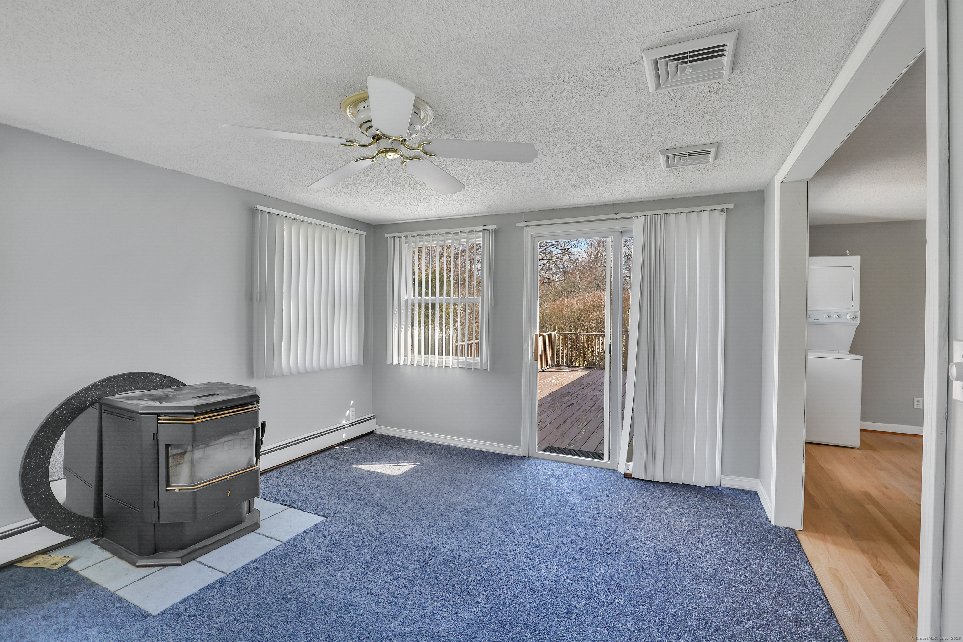 East Hartford, Connecticut 06118, United States, 3 Bedrooms Bedrooms, ,3 BathroomsBathrooms,Residential,Active,98377