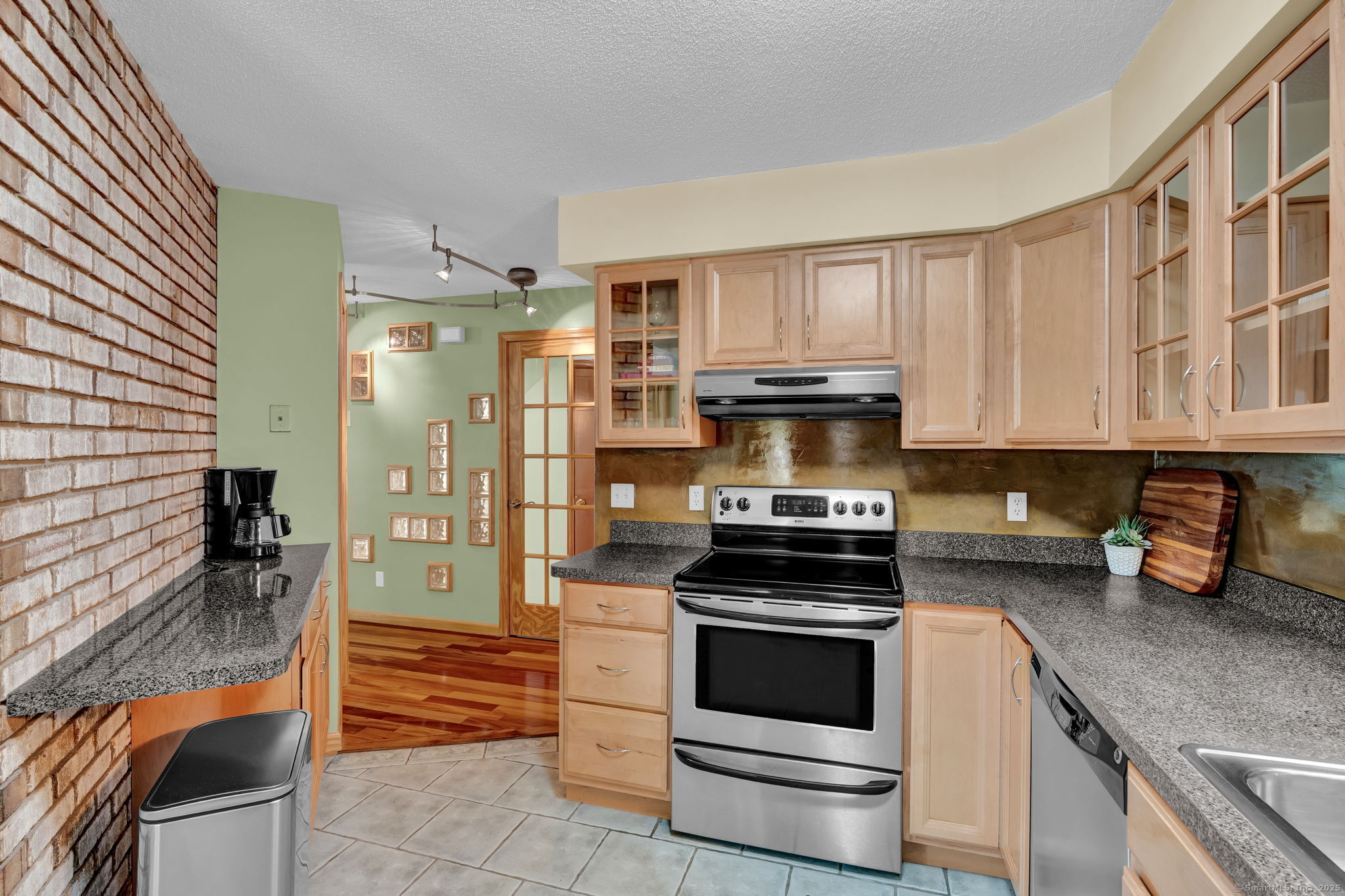 10 Thistle Way #APT A, East Windsor, Connecticut image 8