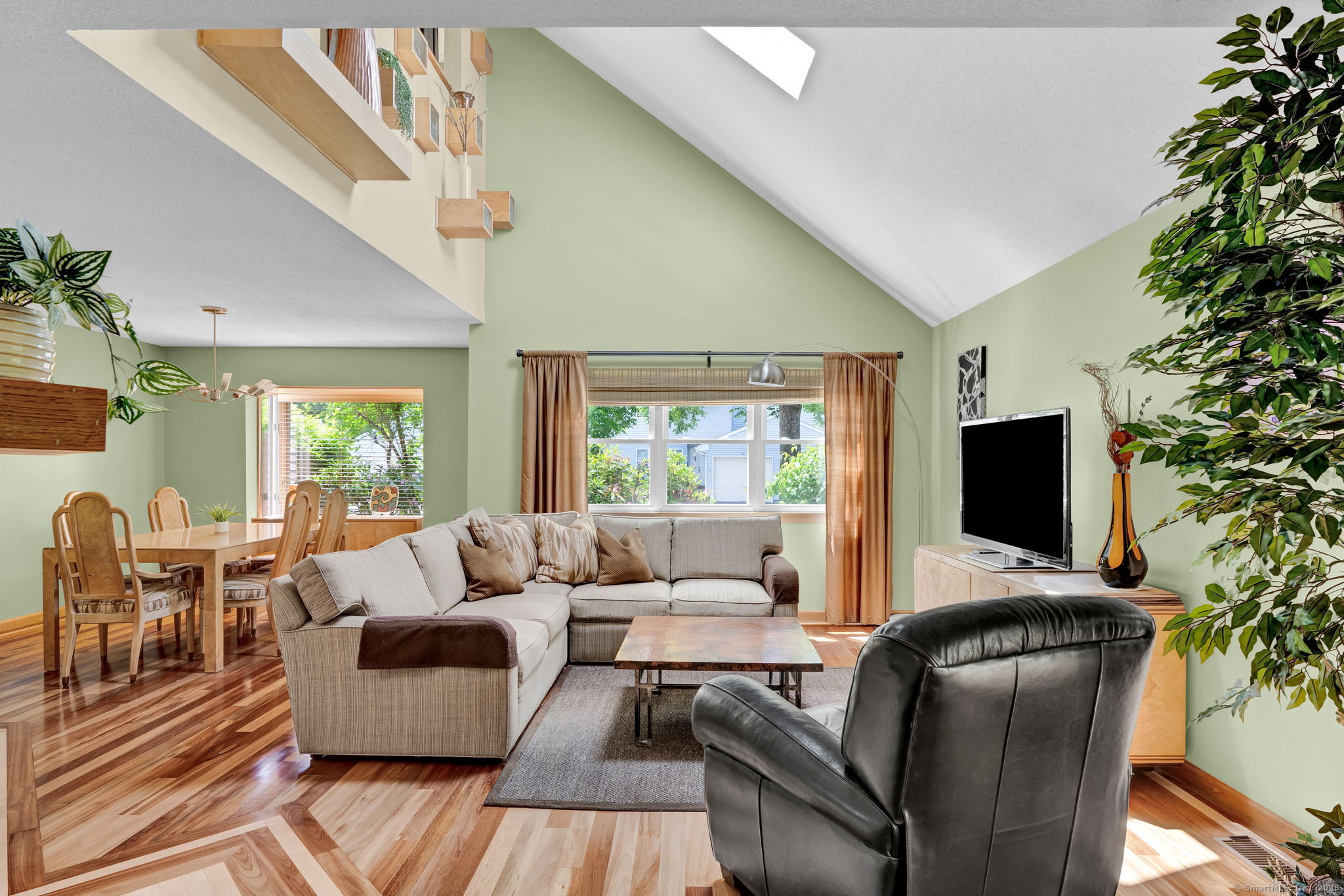 10 Thistle Way APT A