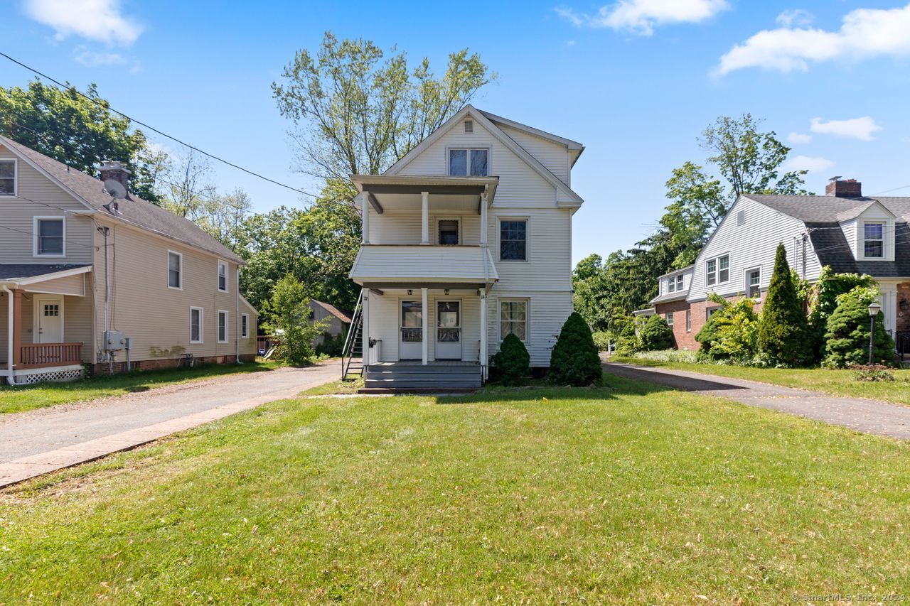 7274 Washington Avenue, Hamden, Connecticut - 6 Bedrooms  
3 Bathrooms  
9 Rooms - 