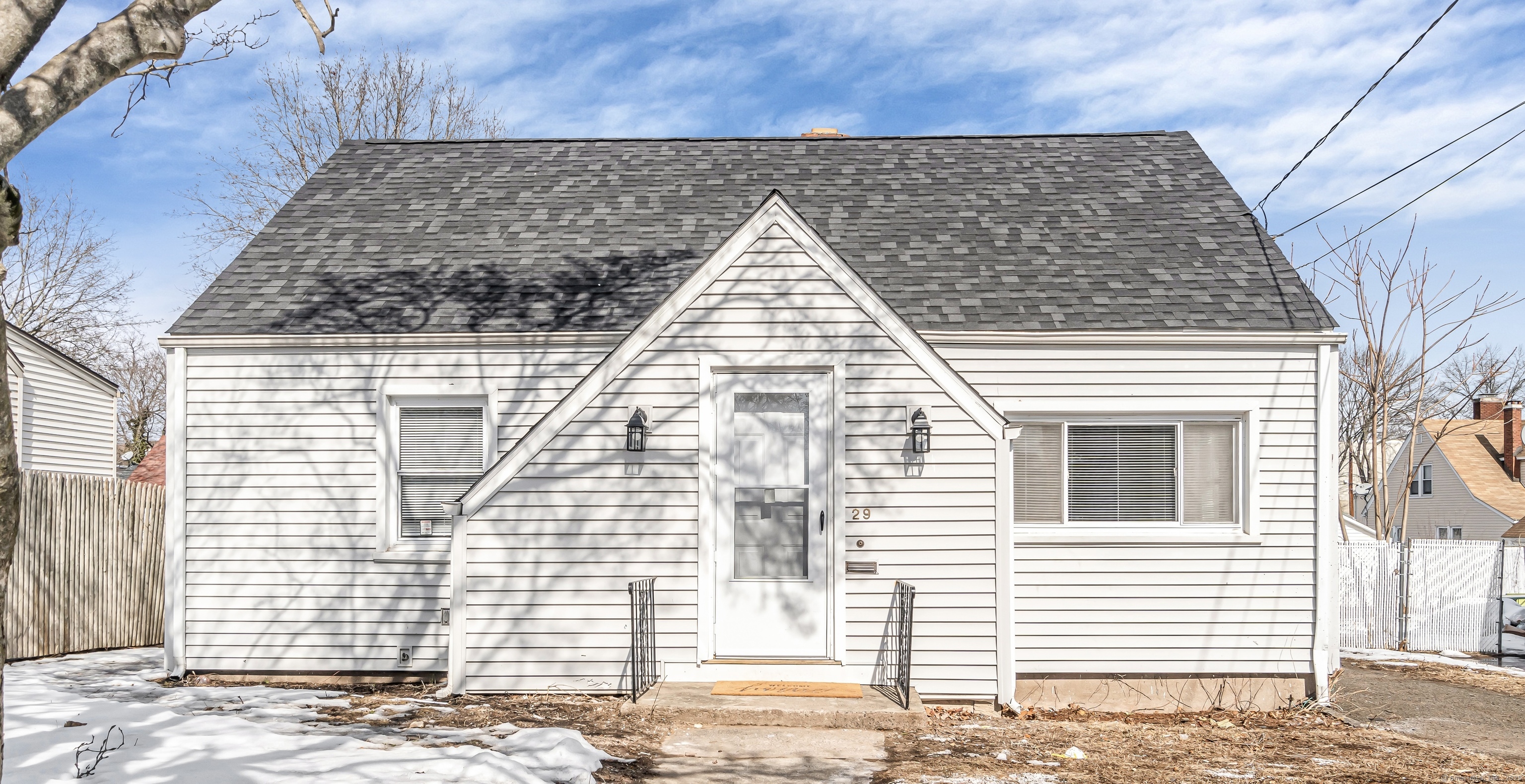 Property for Sale at Palmer Avenue, Hamden, Connecticut - Bedrooms: 3 
Bathrooms: 1 
Rooms: 6  - $379,900