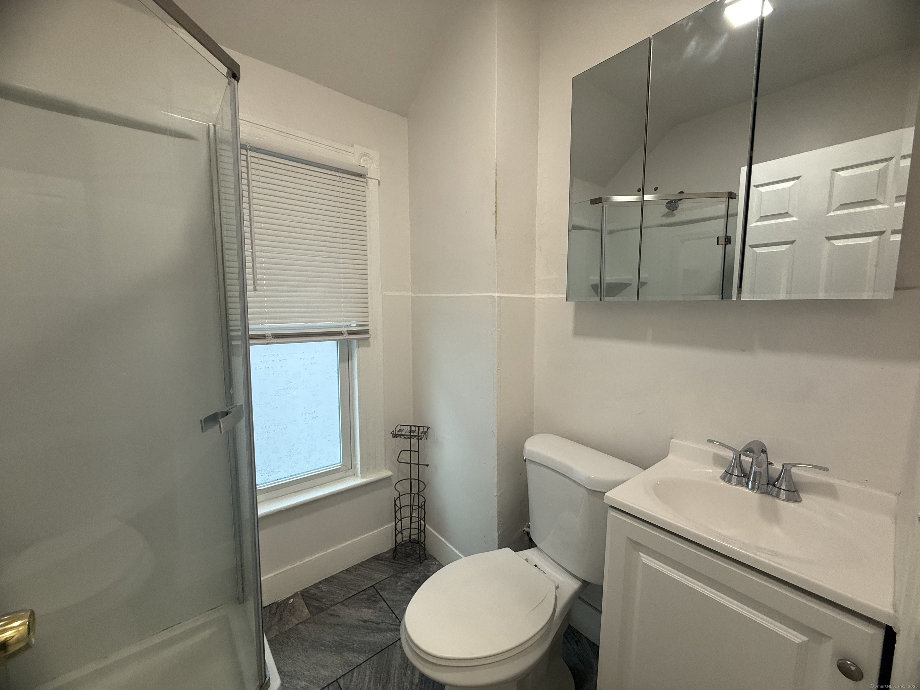 Waterbury, Connecticut 06708, United States, 4 Bedrooms Bedrooms, ,1 BathroomBathrooms,Residential,Active,199822