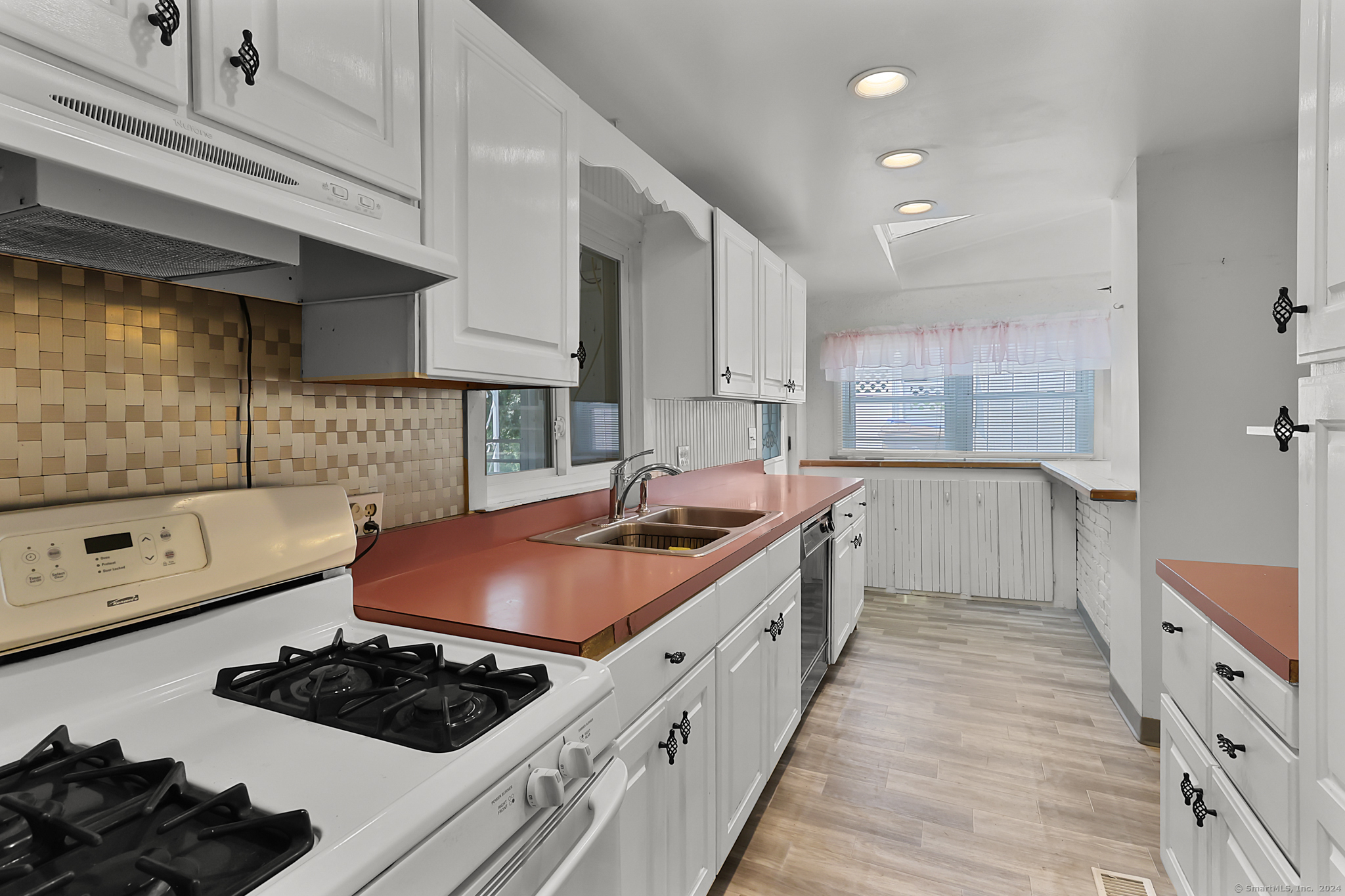 104 Perry Hill Road, Shelton, Connecticut image 11