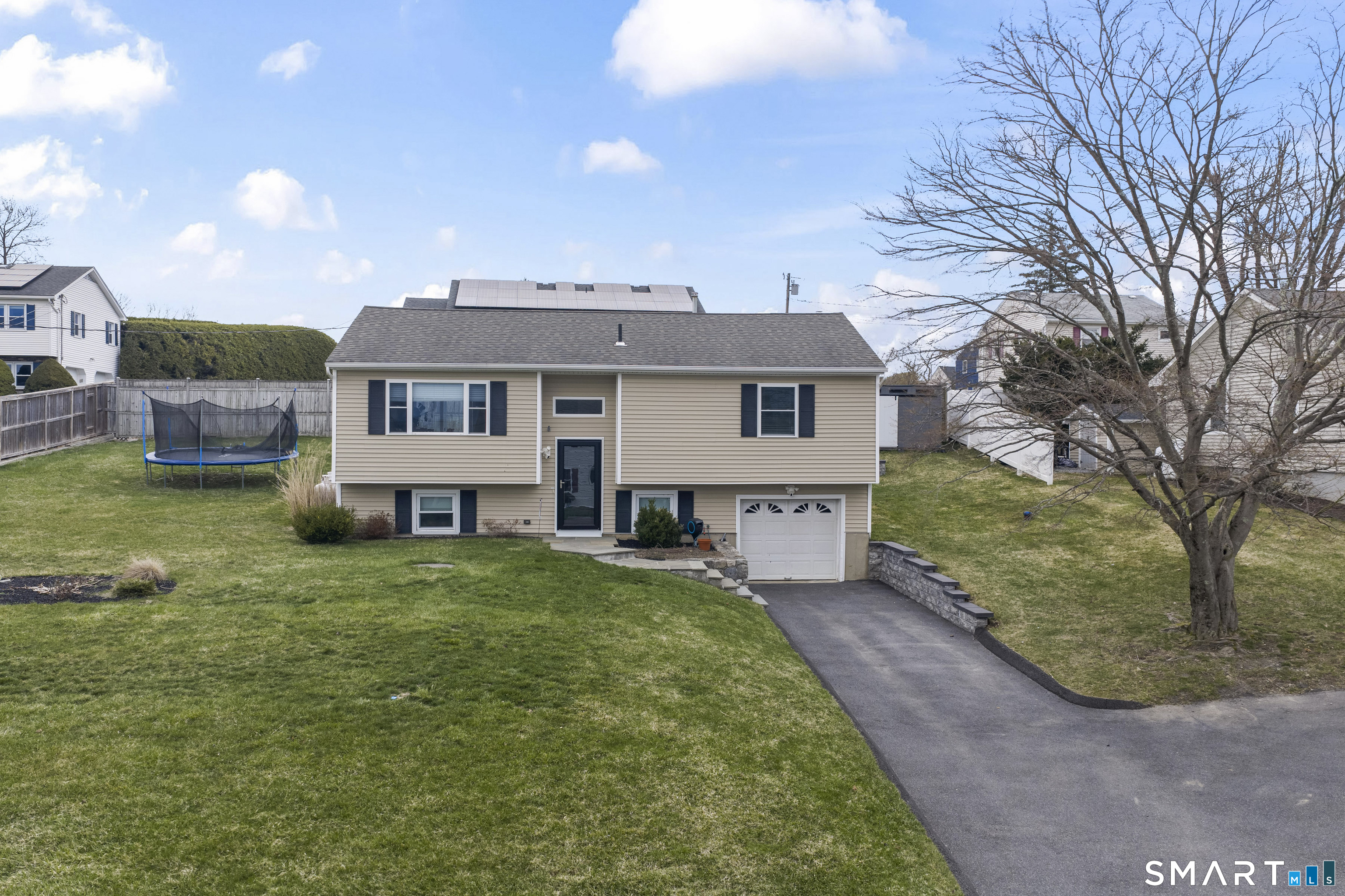 16 Curtis Avenue