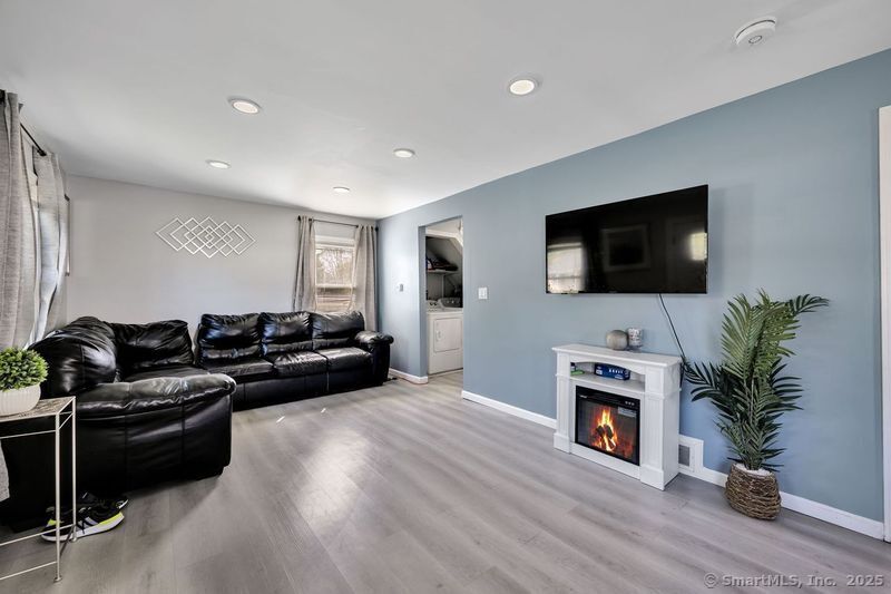 75 Hollister Drive, East Hartford, Connecticut image 11