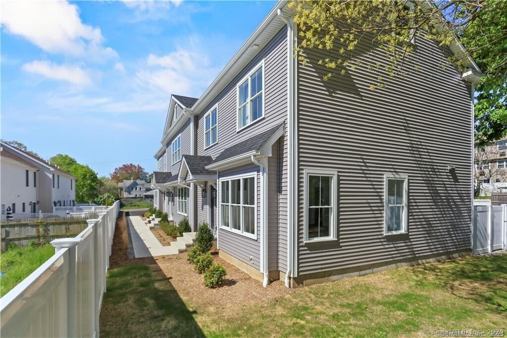Rental Property at Halley Avenue, Fairfield, Connecticut - Bedrooms: 3 
Bathrooms: 3 
Rooms: 6  - $4,200 MO.