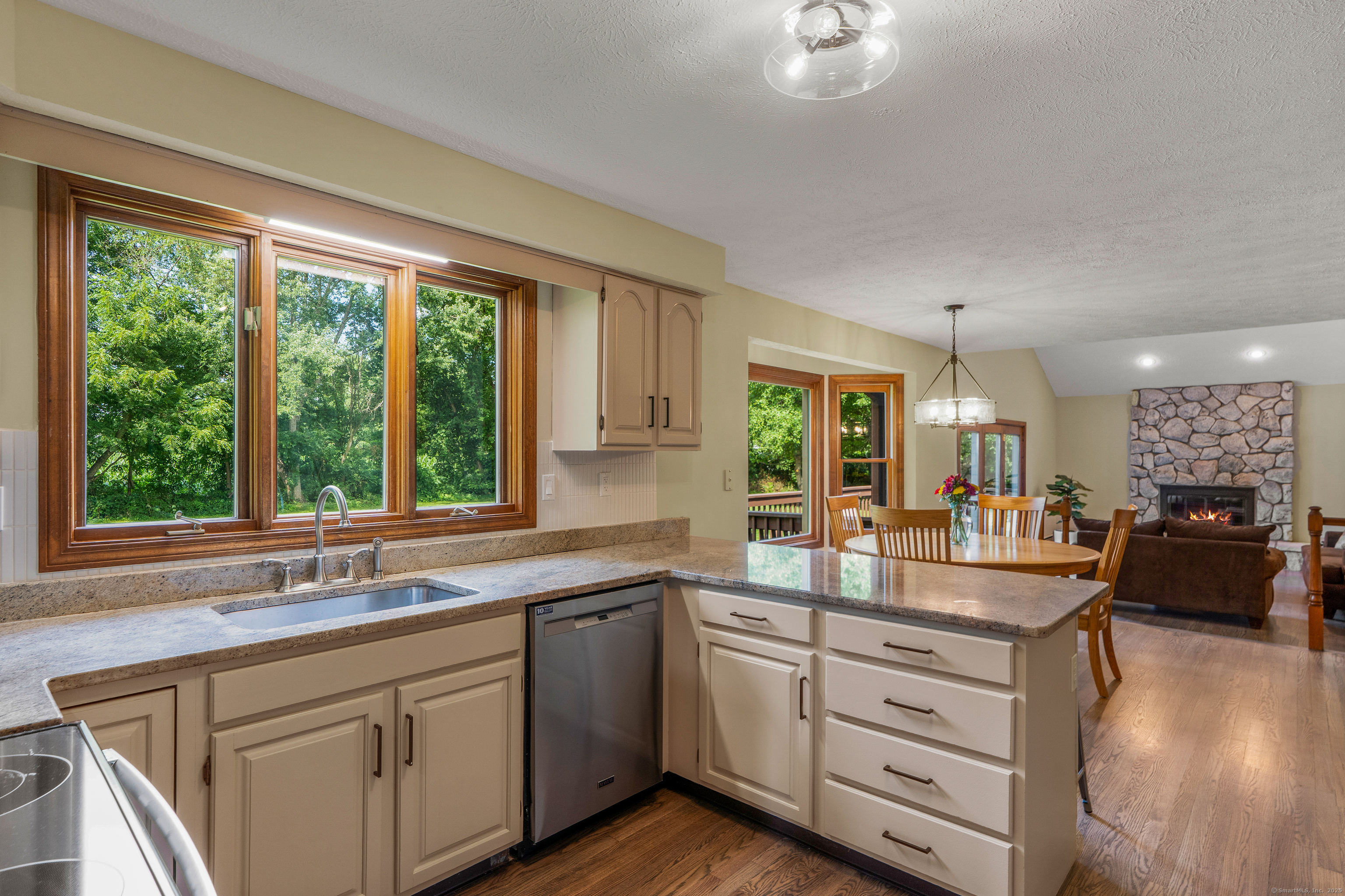 Ellington, Connecticut 06029, United States, 4 Bedrooms Bedrooms, ,3 BathroomsBathrooms,Residential,Coming Soon,175477