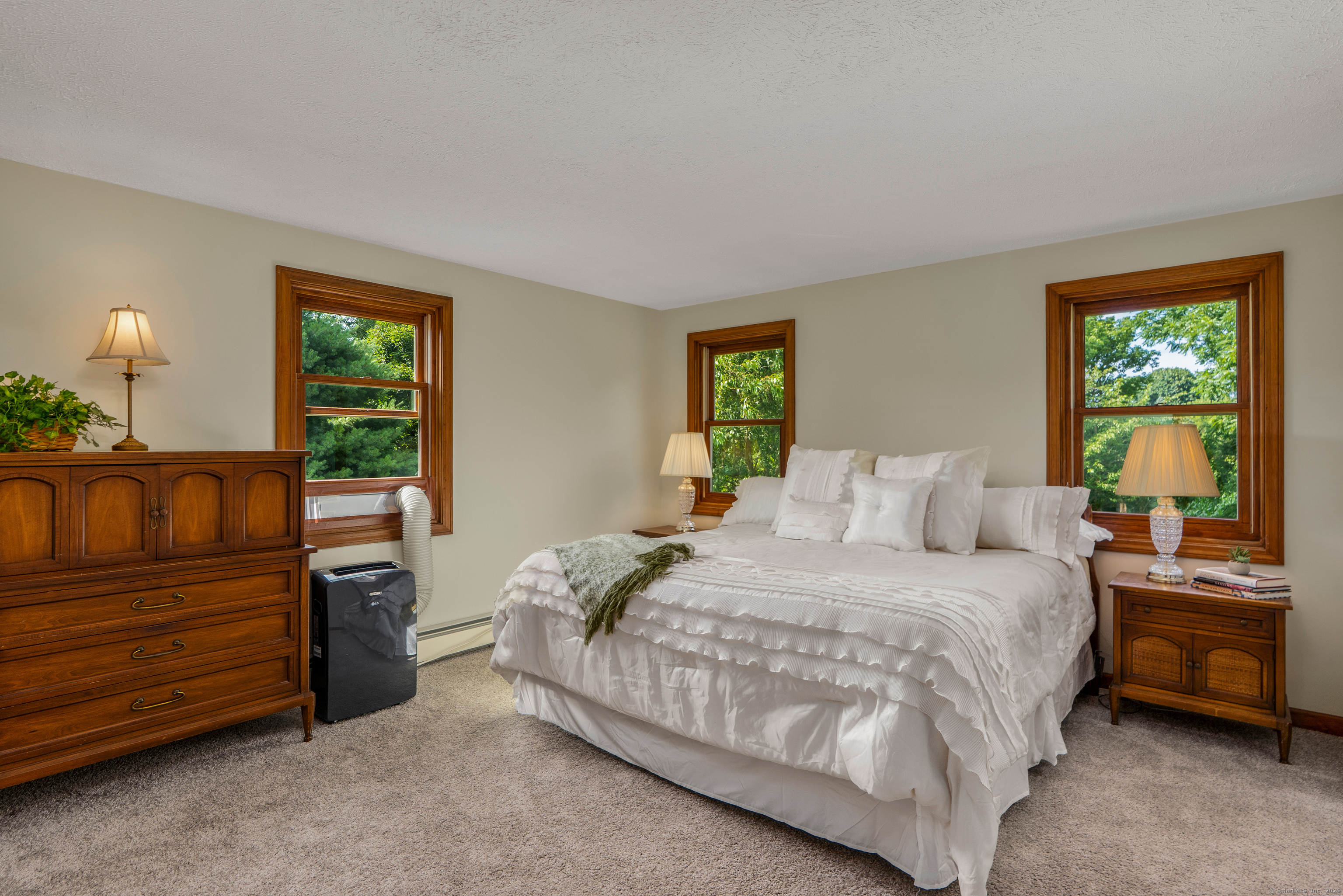 Ellington, Connecticut 06029, United States, 4 Bedrooms Bedrooms, ,3 BathroomsBathrooms,Residential,Coming Soon,175477