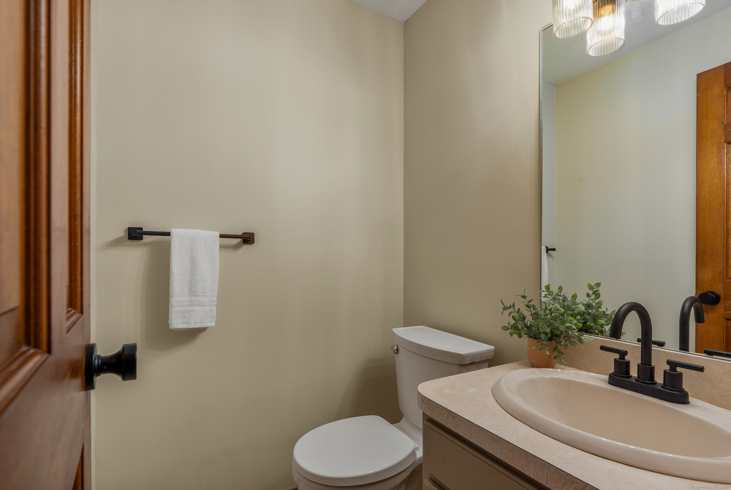 Ellington, Connecticut 06029, United States, 4 Bedrooms Bedrooms, ,3 BathroomsBathrooms,Residential,Coming Soon,175477