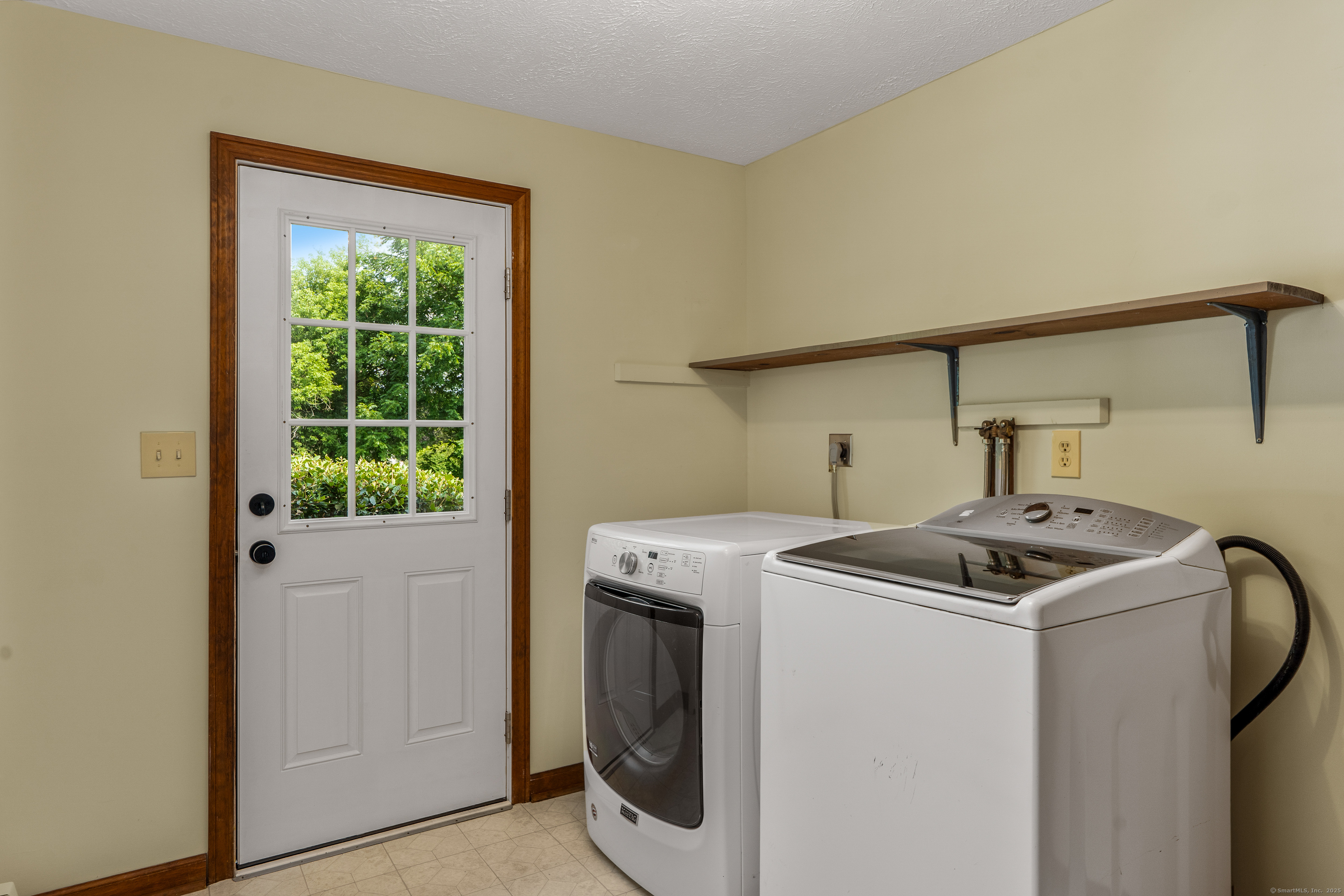 Ellington, Connecticut 06029, United States, 4 Bedrooms Bedrooms, ,3 BathroomsBathrooms,Residential,Coming Soon,175477