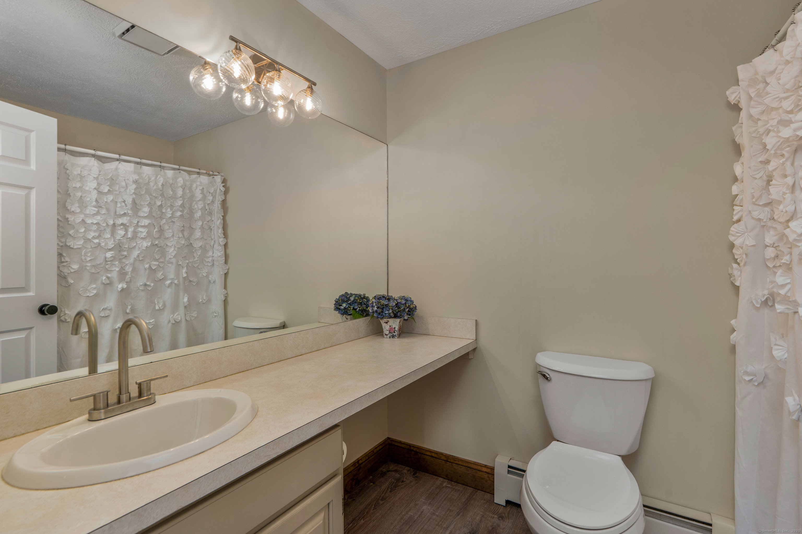 Ellington, Connecticut 06029, United States, 4 Bedrooms Bedrooms, ,3 BathroomsBathrooms,Residential,Coming Soon,175477