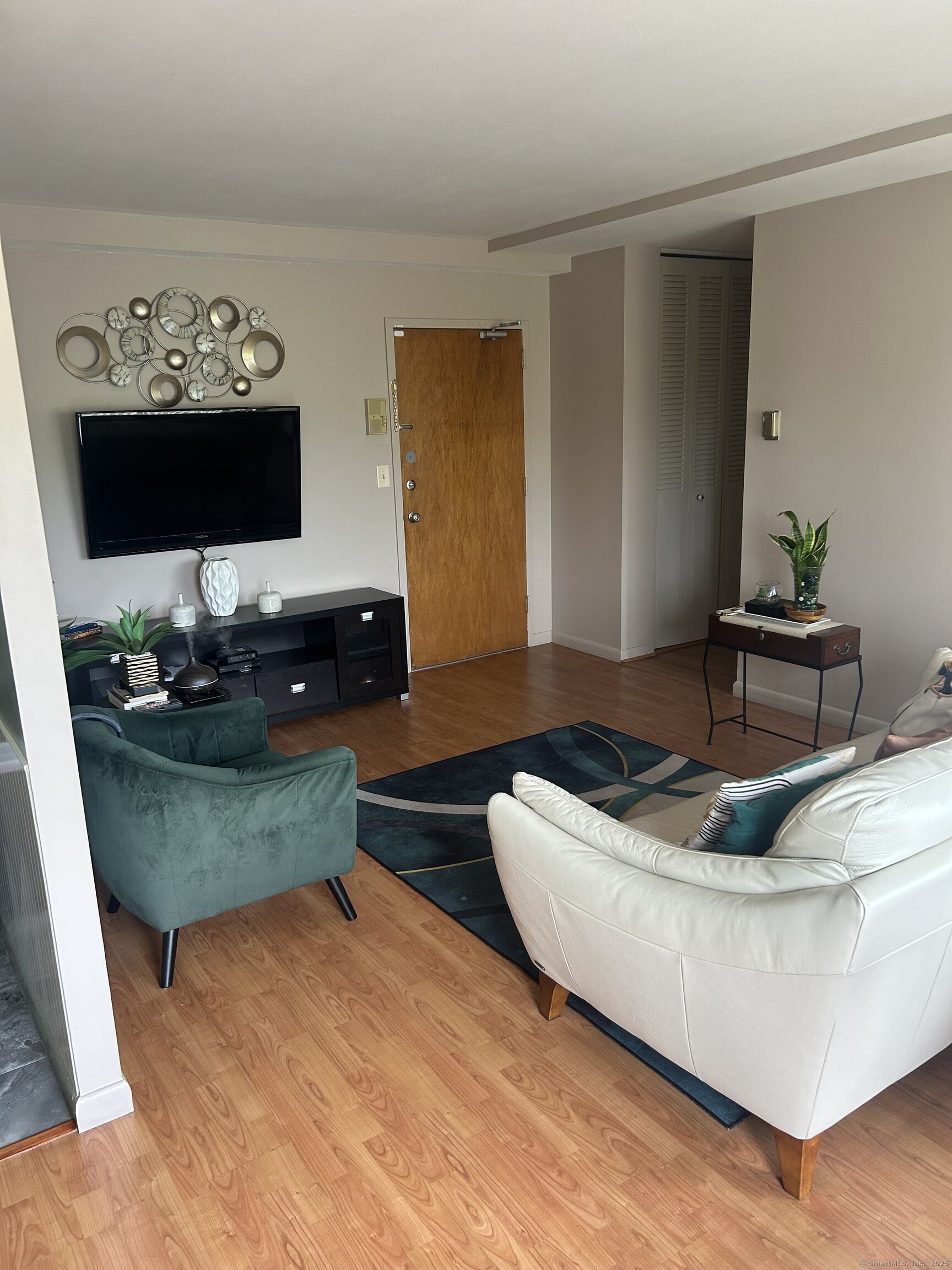 1310 Berlin Turnpike APT 607