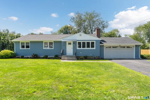 Homes For Sale - 22 Victoria Drive<br/> Branford, CT 06405
