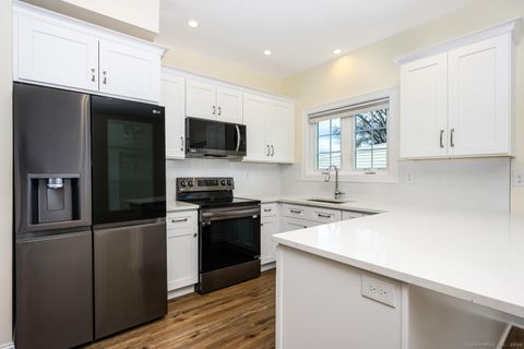 Tiny photo for 2 BEACON Square #3, Fairfield, CT 06825 (MLS # 24165805)