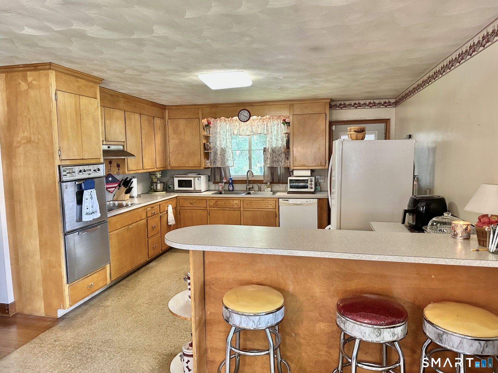 586 Wolcott Road