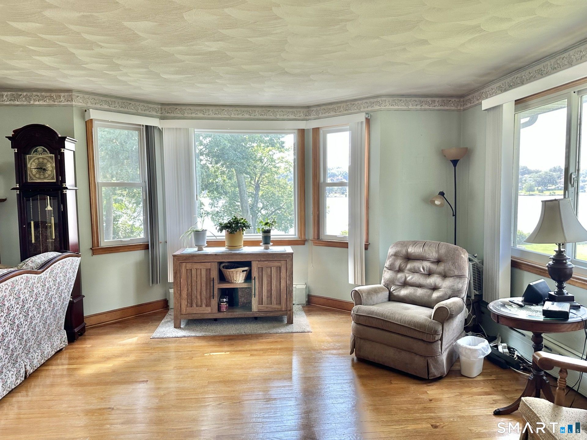 586 Wolcott Road