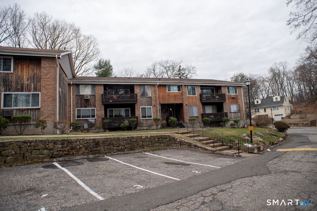 Photo of 333 Vincellette Street #8, Bridgeport, CT 06606 (MLS # 24159344)