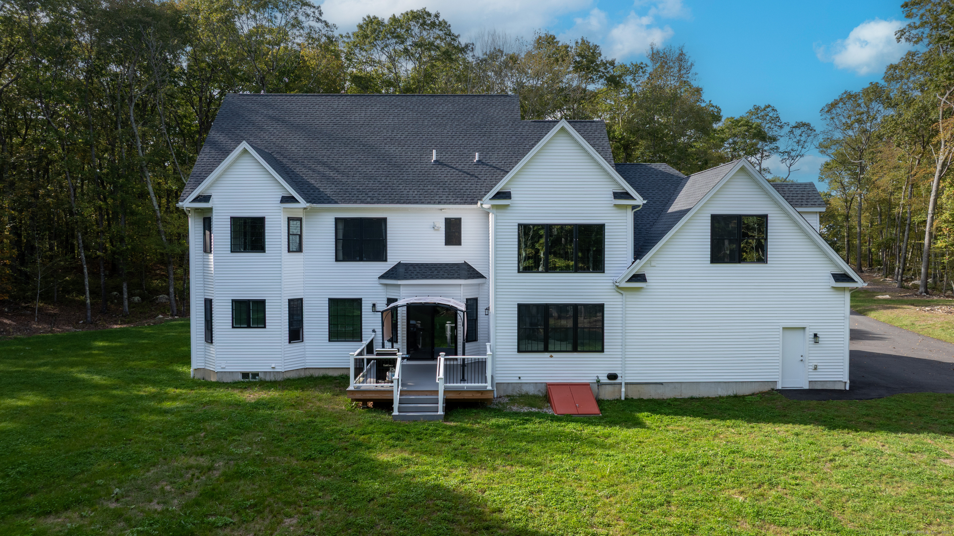 244 New London Turnpike