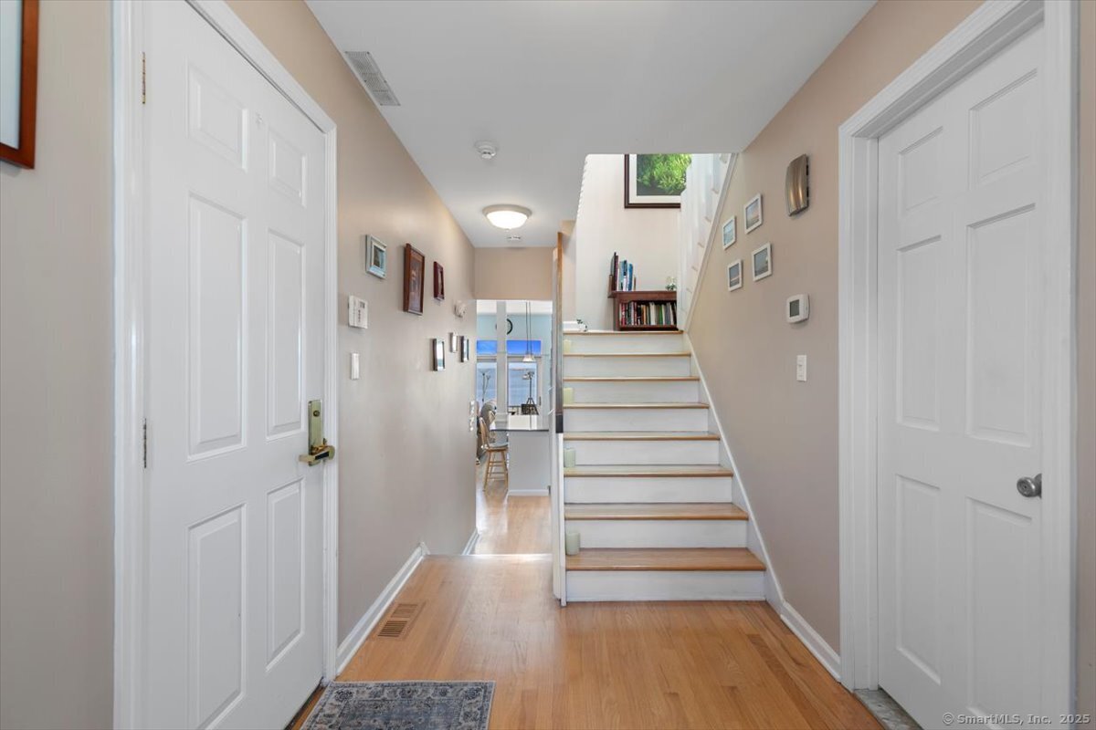 101 Limewood Avenue APT 4