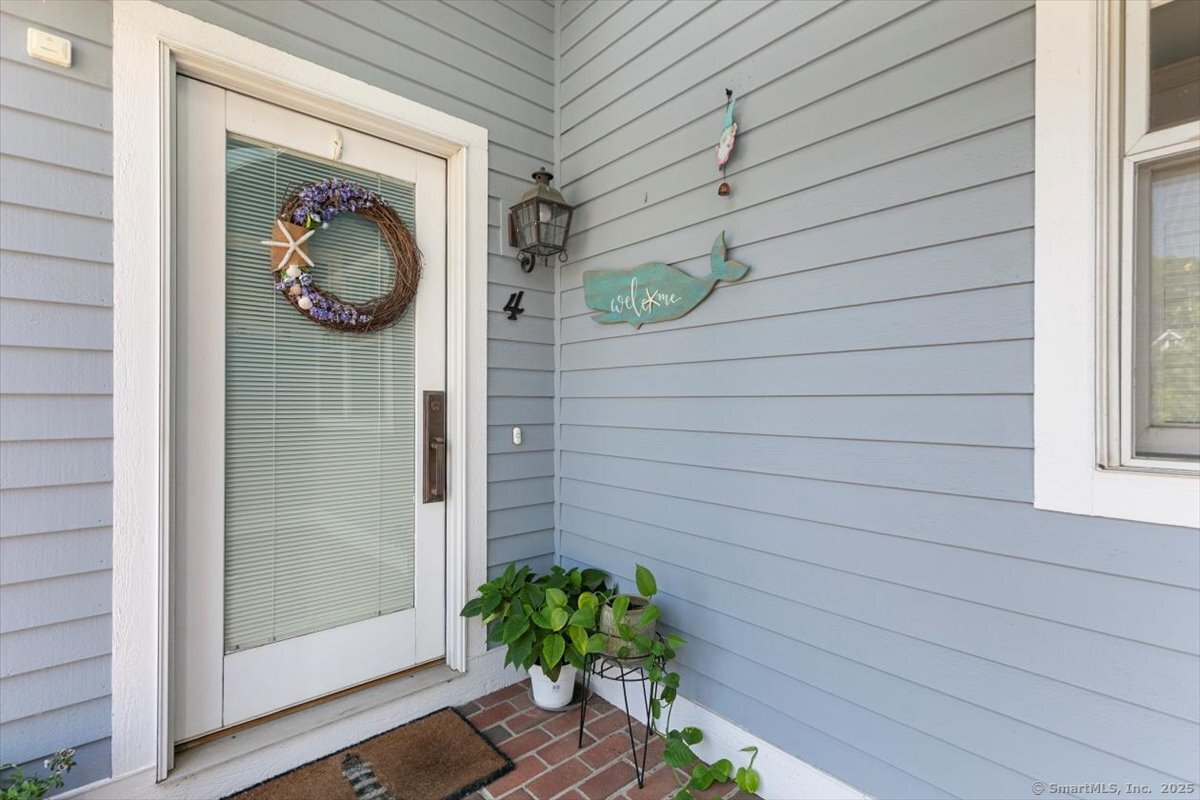 101 Limewood Avenue APT 4