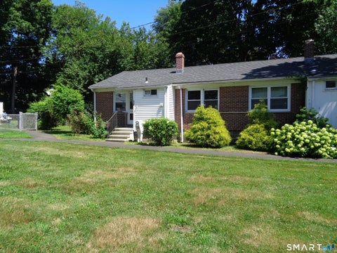 Photo of 318 Stonybrook Road, Stratford, CT 06614 (MLS # 24192620)