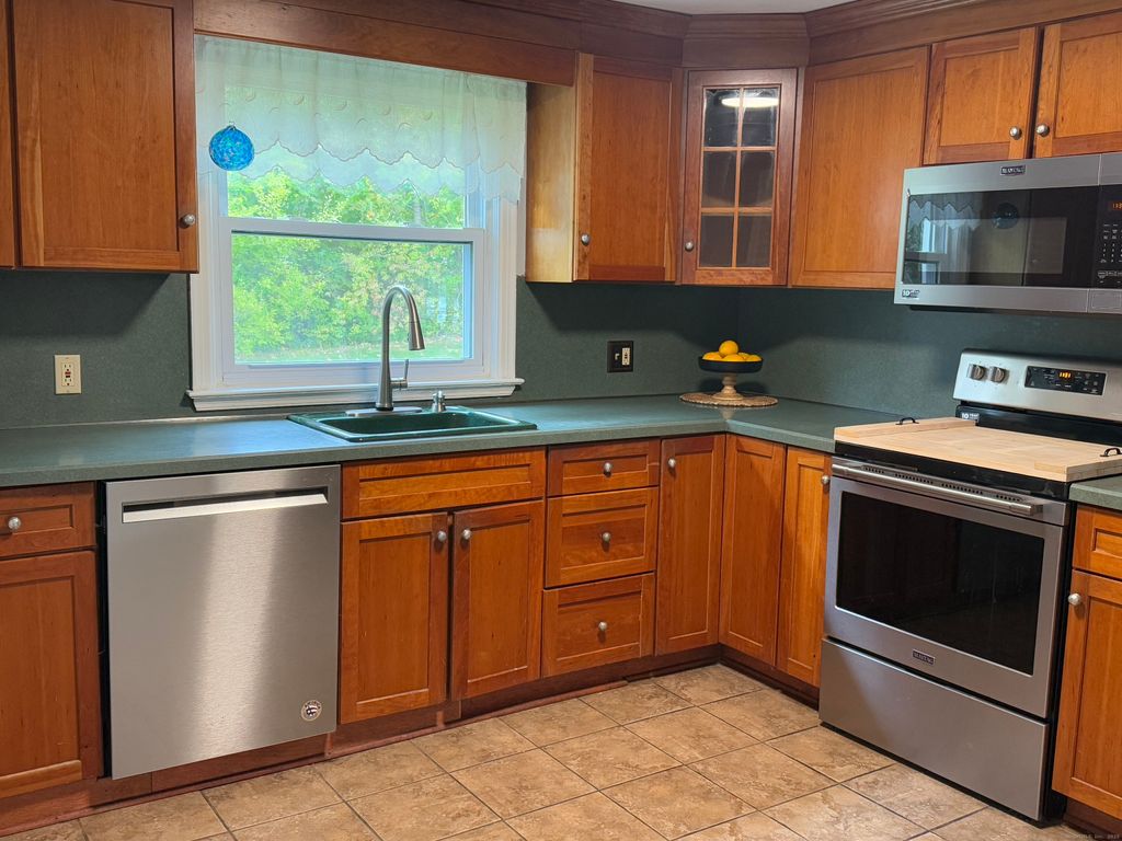Photo of 69 Taft Circle, Watertown, CT 06795 (MLS # 24130042)