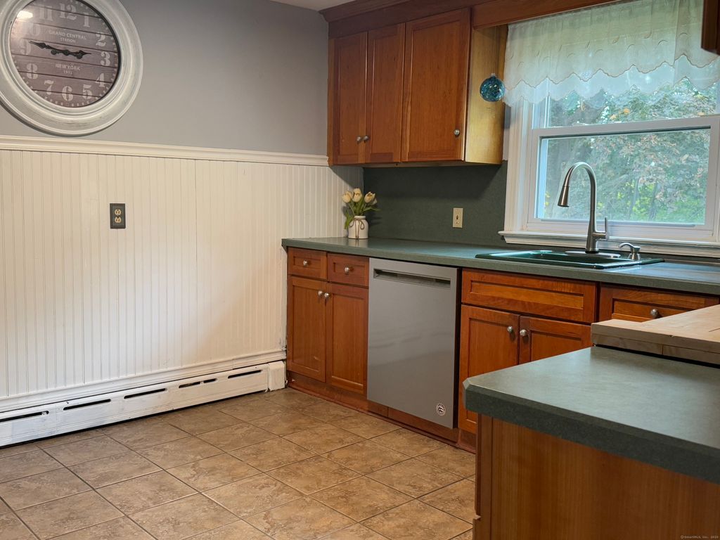 Photo of 69 Taft Circle, Watertown, CT 06795 (MLS # 24130042)