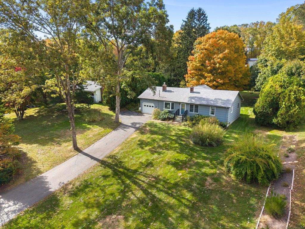 Photo of 14 Irvingdell Place, East Lyme, CT 06333 (MLS # 24133261)