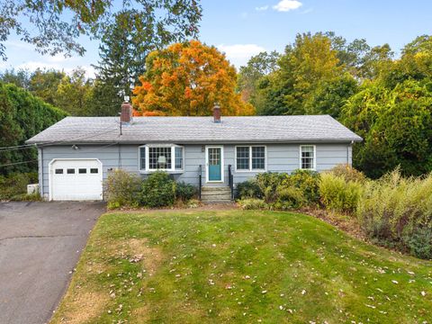Photo of 14 Irvingdell Place, East Lyme, CT 06333 (MLS # 24133261)
