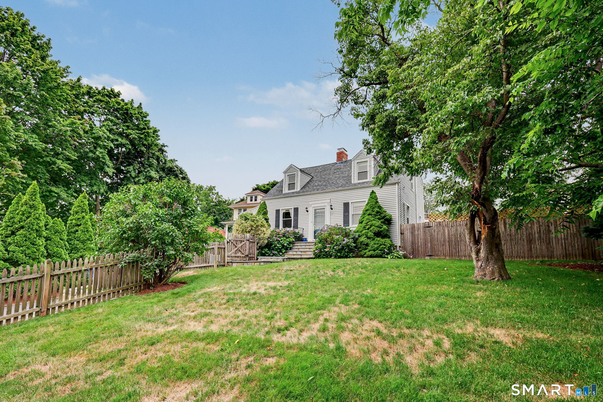 77 Round Hill Road
