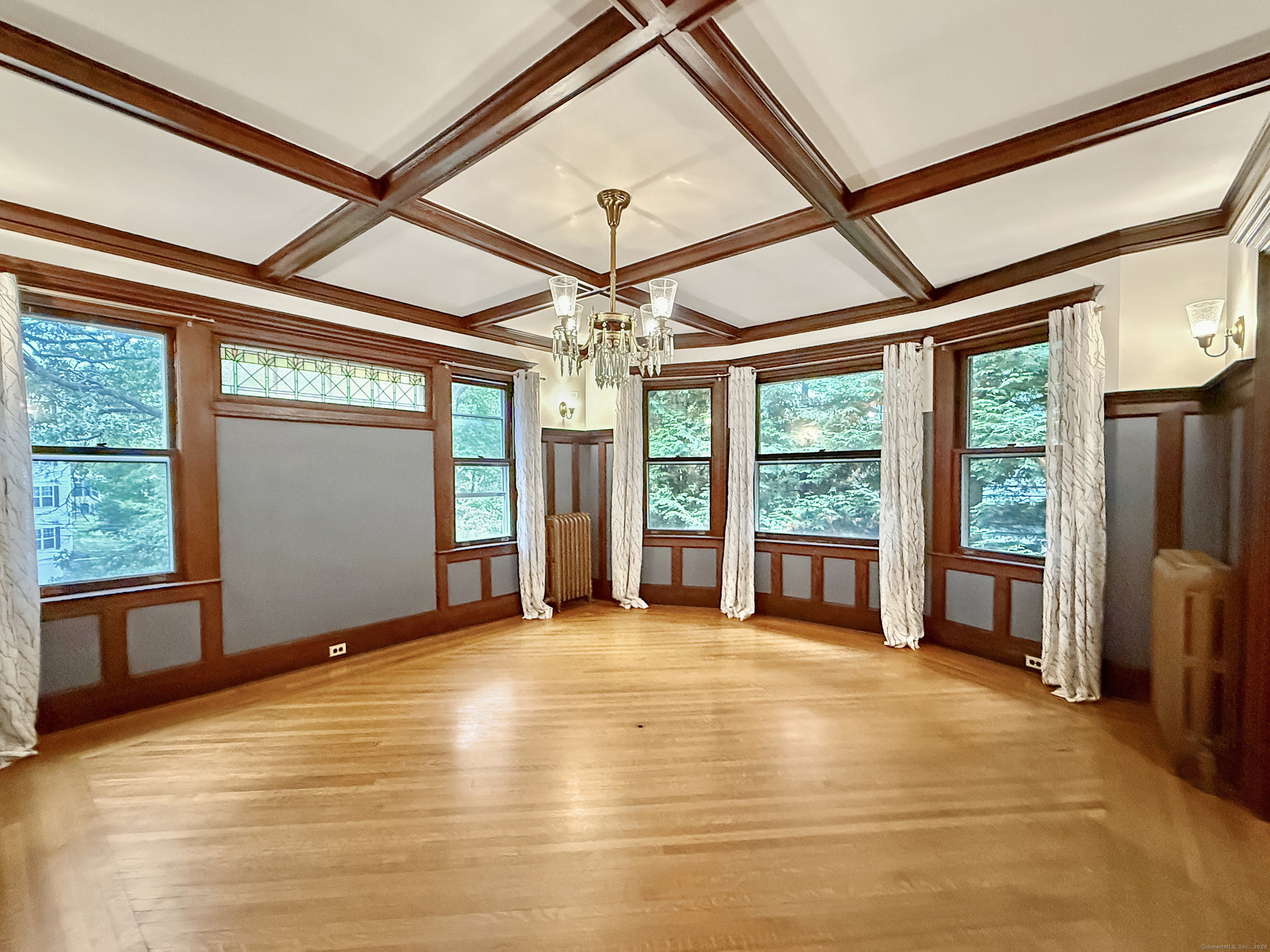 Stamford, Connecticut 06902, United States, 5 Bedrooms Bedrooms, ,3 BathroomsBathrooms,Residential,Coming Soon,227627