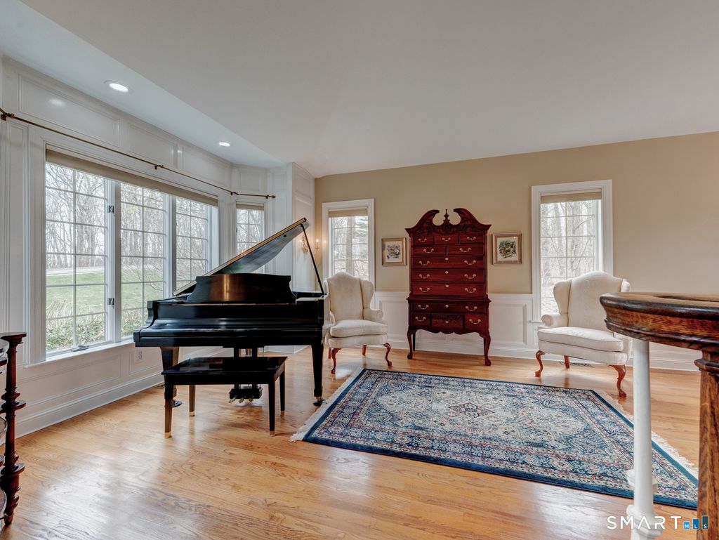 Photo of 61 Westview Terrace, Farmington, CT 06085 (MLS # 24162747)