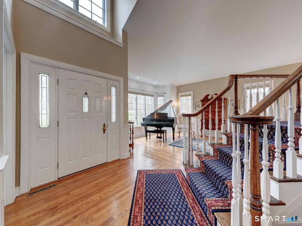 Photo of 61 Westview Terrace, Farmington, CT 06085 (MLS # 24162747)