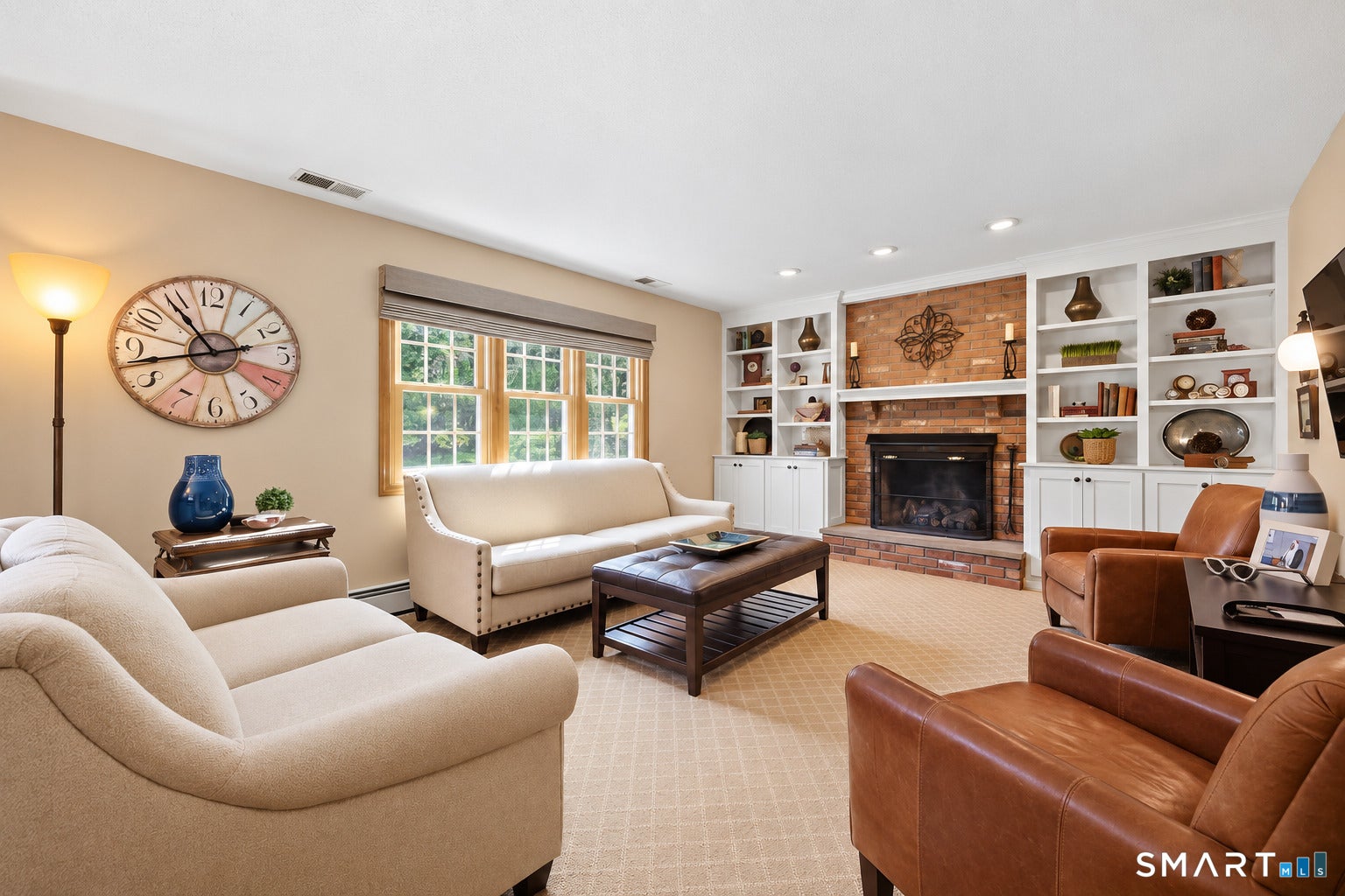 48 Hawthorne Mead Drive