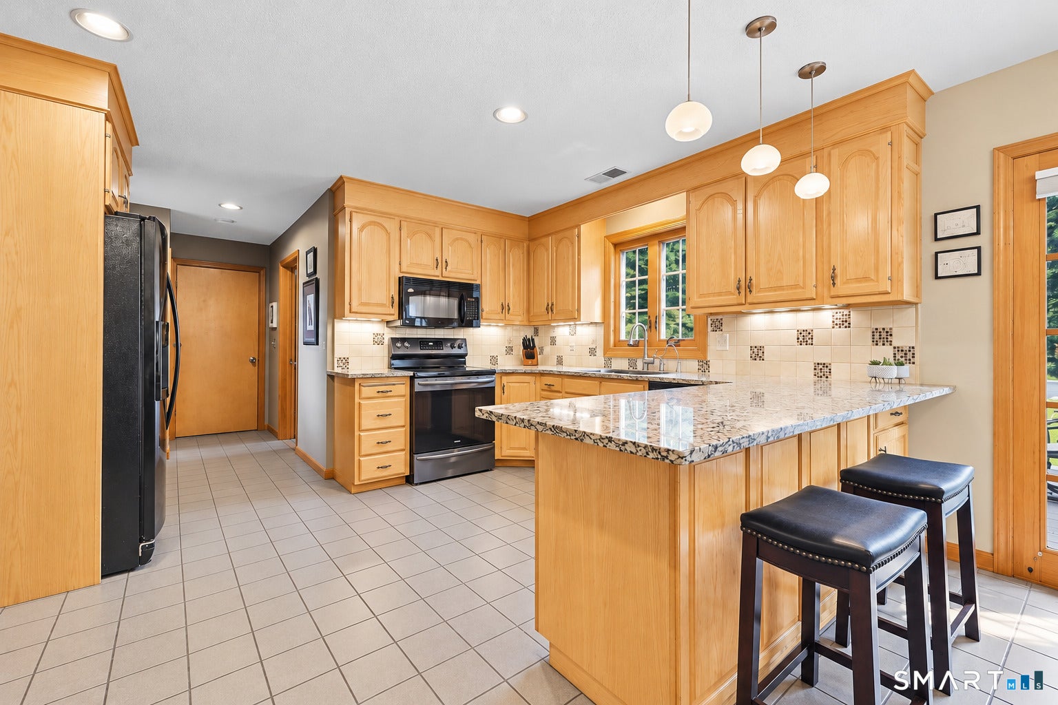 48 Hawthorne Mead Drive